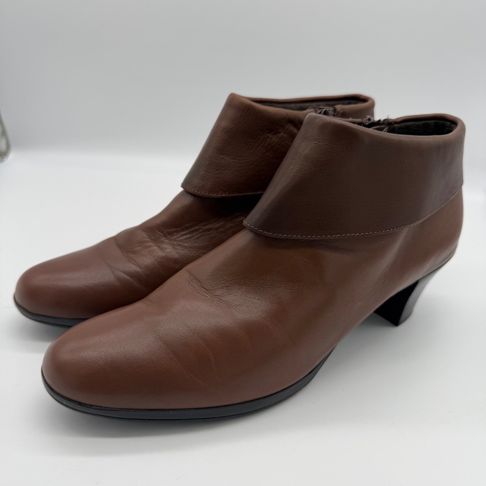 Munro American Women's Brown Leather Ankle Booties Size 10 N B780